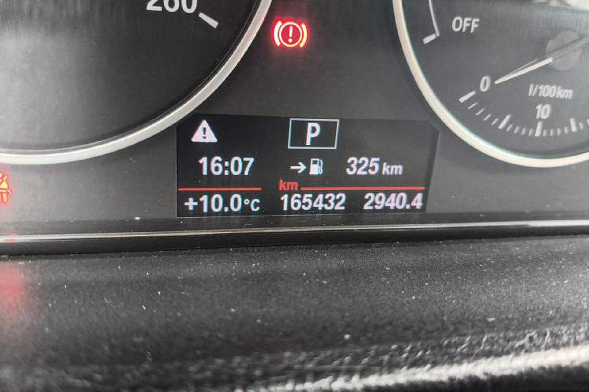 Used BMW 3 Series 2016 320Li Ambition Model Odometer Close Up