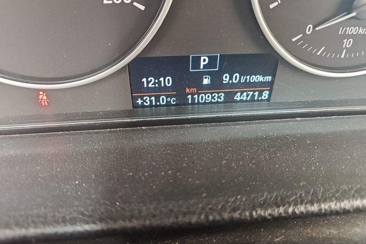 Used BMW 3 Series 2016 320Li Ambition Model Odometer Close Up