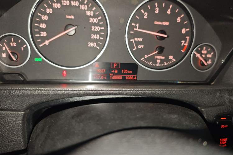 Used BMW 3 Series 2016 320Li Ambition Model Odometer Close Up