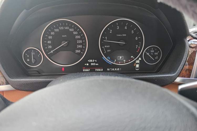 Used BMW 3 Series 2016 328Li Luxury Design Package Odometer Close Up