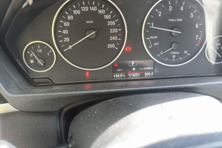 Used BMW 3 Series 2016 316i Fashion Model Odometer Close Up