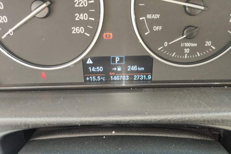Used BMW 3 Series 2016 316i Fashion Model Odometer Close Up