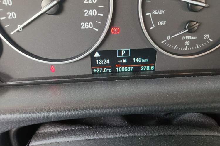 Used BMW 3 Series 2016 316i Fashion Model Odometer Close Up