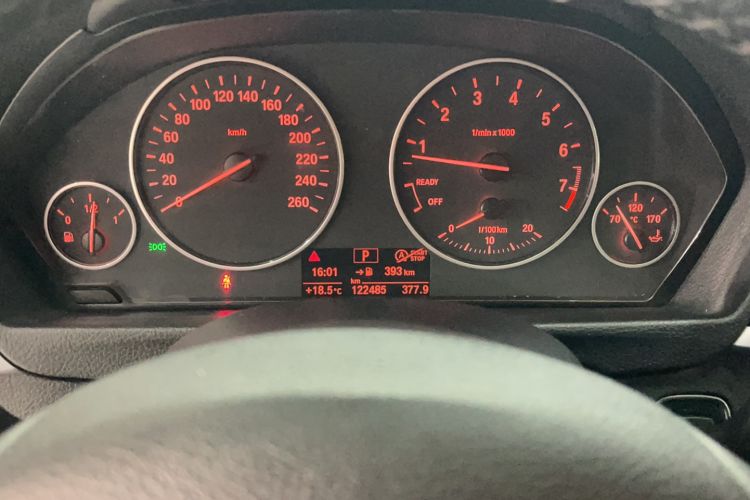 Used BMW 3 Series 2016 320Li Ambition Model Odometer Close Up