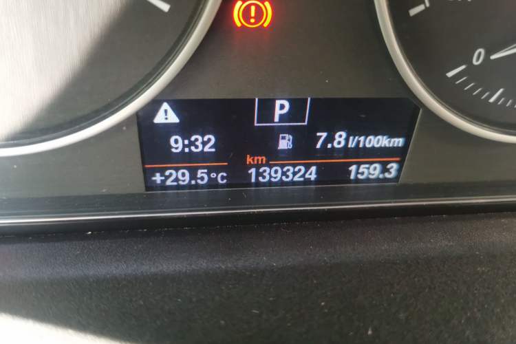 Used BMW 3 Series 2016 320Li Ambition Model Odometer Close Up