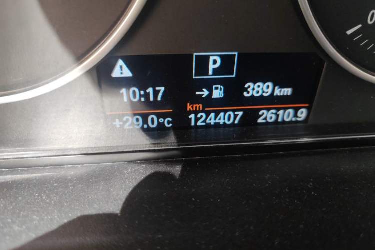 Used BMW 3 Series 2016 320Li Fashion Model Odometer Close Up