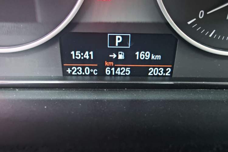 Used BMW 3 Series 2016 320Li Fashion Model Odometer Close Up