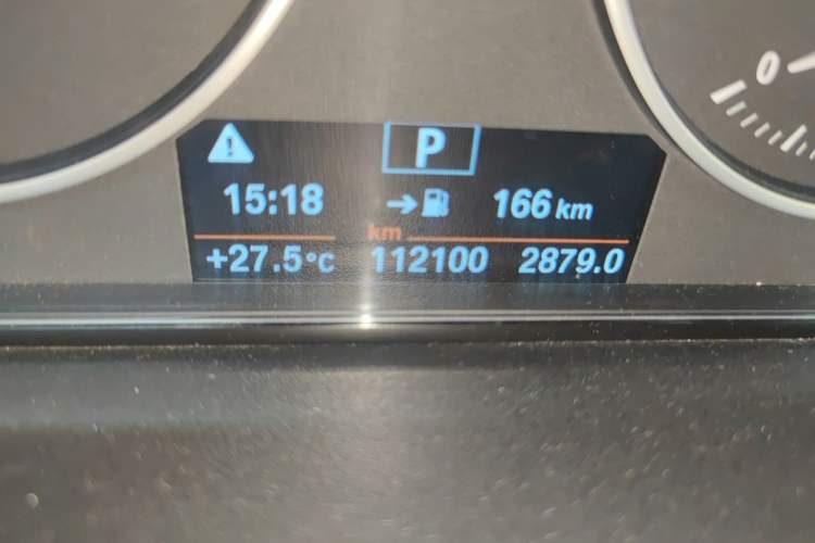 Used BMW 3 Series 2016 328Li Fashion Model Odometer Close Up