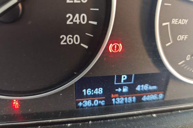 Used BMW 3 Series 2016 320Li Ambition Model Odometer Close Up