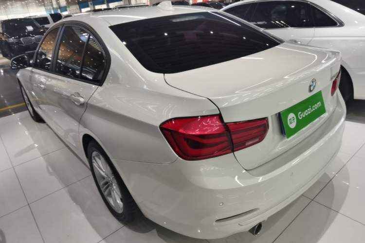 Used BMW 3 Series 2016 320i Fashion Model Rear Left 45 Deg