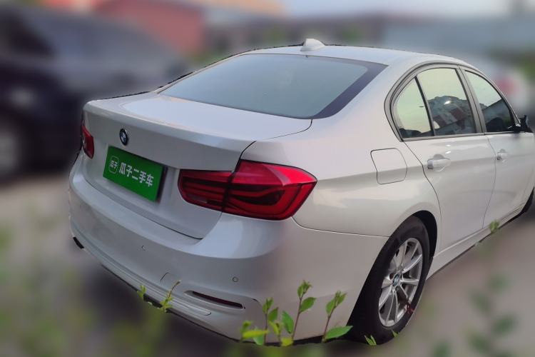 Used BMW 3 Series 2016 316i Fashion Model Rear Right 45 Deg