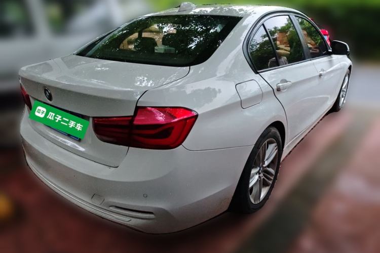 Used BMW 3 Series 2016 320i Fashion Model Rear Right 45 Deg