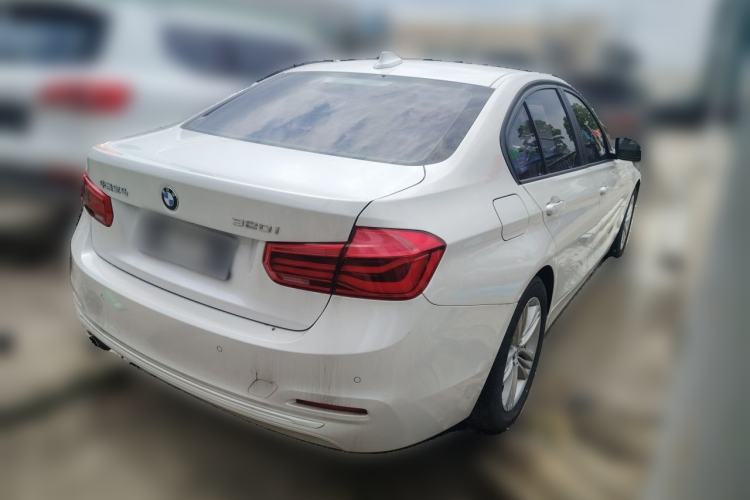 Used BMW 3 Series 2016 320i Fashion Model Rear Right 45 Deg