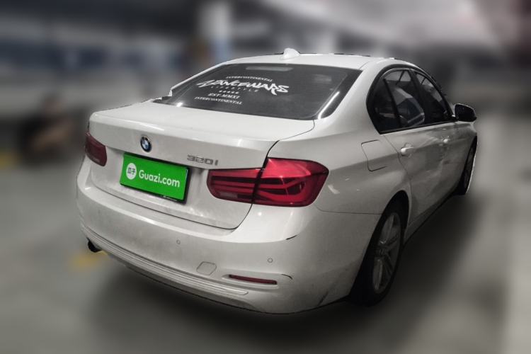 Used BMW 3 Series 2016 320i Fashion Model Rear Right 45 Deg