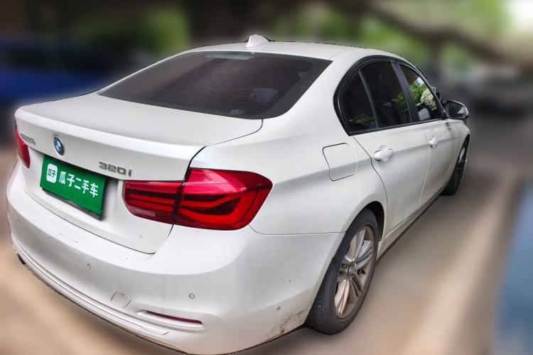 Used BMW 3 Series 2016 320i Fashion Model Rear Right 45 Deg