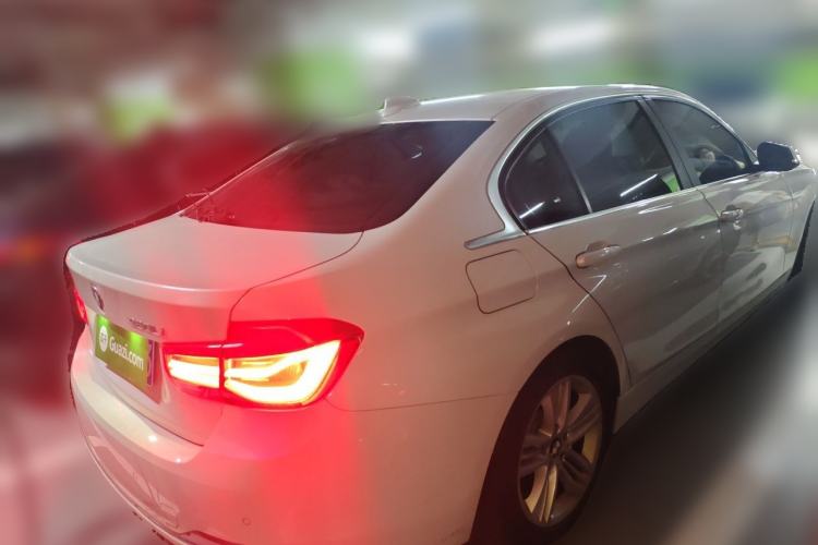 Used BMW 3 Series 2016 320i Fashion Model Rear Right 45 Deg