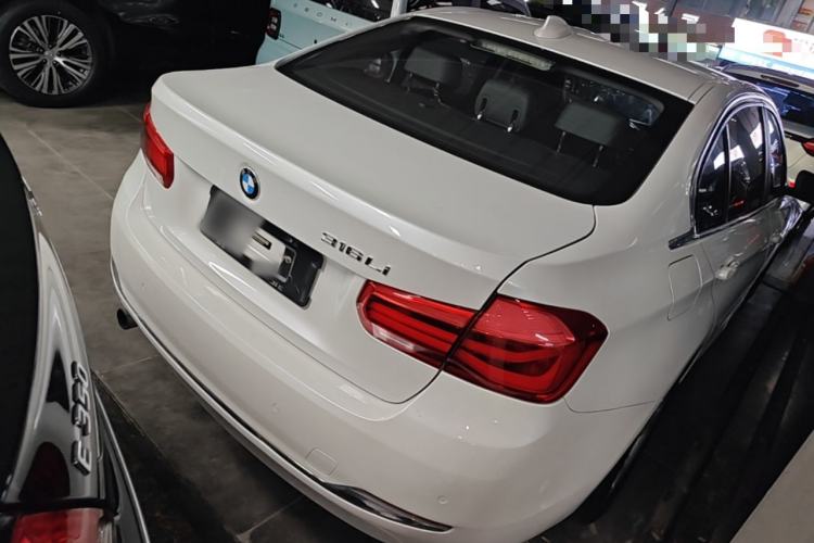 Used BMW 3 Series 2016 316Li Fashion Model Rear Right 45 Deg