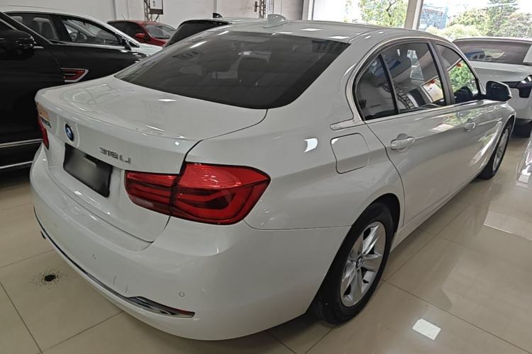 Used BMW 3 Series 2016 316Li Fashion Model Rear Right 45 Deg