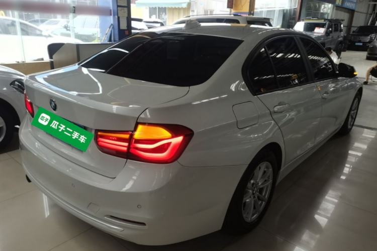 Used BMW 3 Series 2016 316i Fashion Model Rear Right 45 Deg