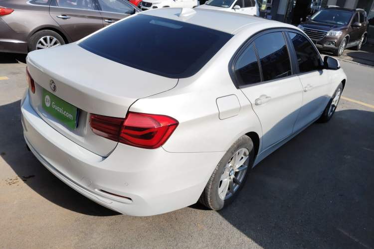 Used BMW 3 Series 2016 316i Fashion Model Rear Right 45 Deg