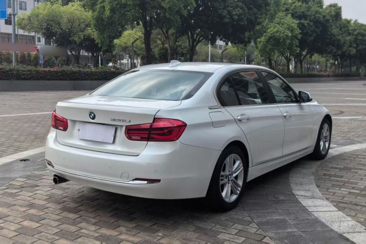 Used BMW 3 Series 2016 320Li Fashion Model Rear Right 45 Deg