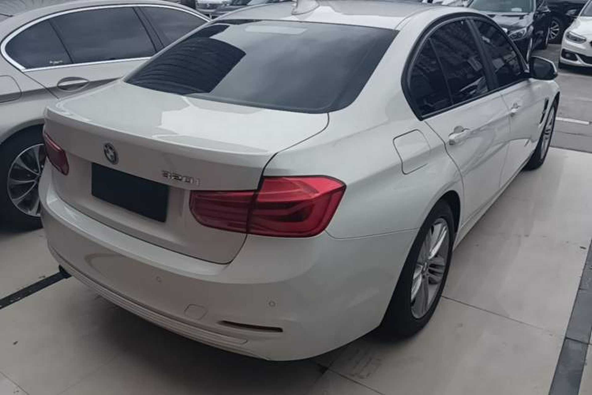 Used BMW 3 Series 2016 320i Fashion Model Rear Right 45 Deg