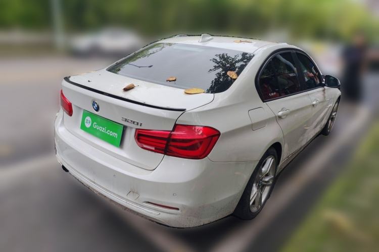 Used BMW 3 Series 2016 320i Fashion Model Rear Right 45 Deg