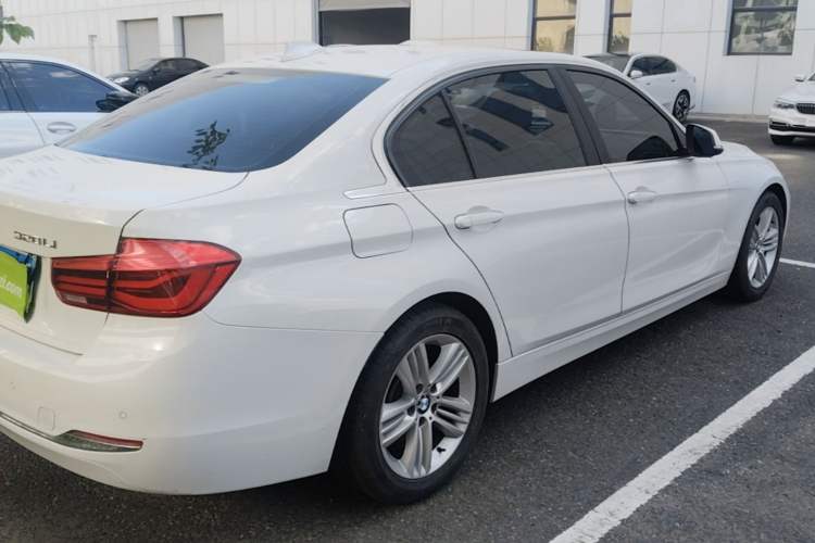 Used BMW 3 Series 2016 320Li Fashion Model Rear Right 45 Deg