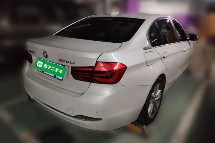 Used BMW 3 Series 2016 320Li Fashion Model Rear Right 45 Deg