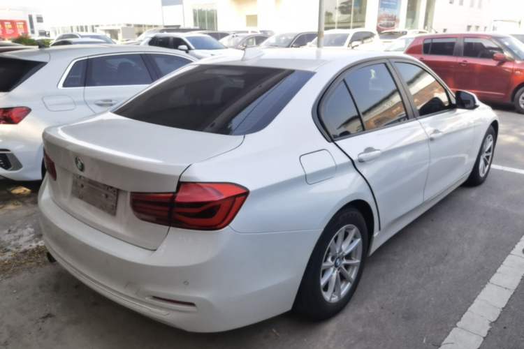 Used BMW 3 Series 2016 316i Fashion Model Rear Right 45 Deg
