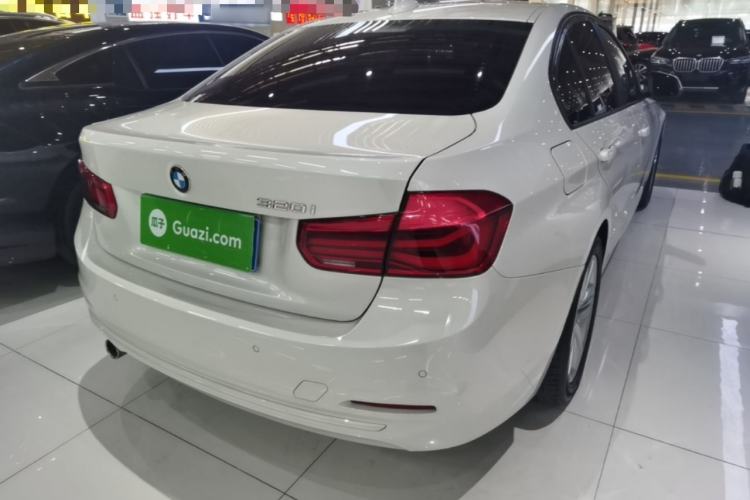 Used BMW 3 Series 2016 320i Fashion Model Rear Right 45 Deg