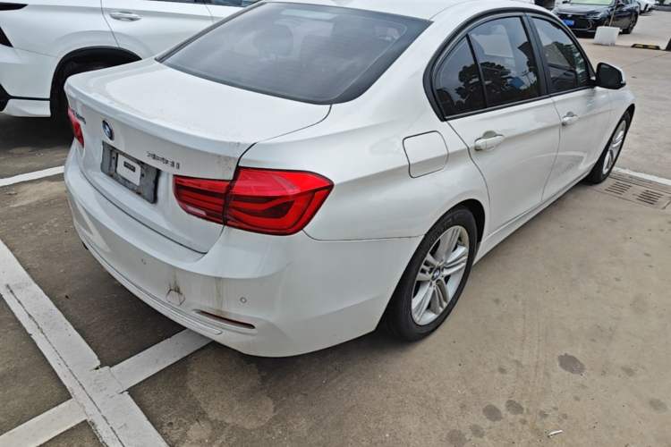 Used BMW 3 Series 2016 320i Fashion Model Rear Right 45 Deg