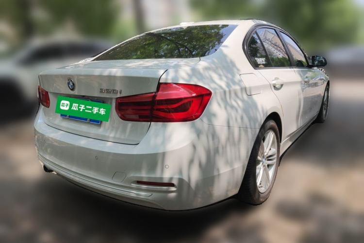 Used BMW 3 Series 2016 320i Fashion Model Rear Right 45 Deg