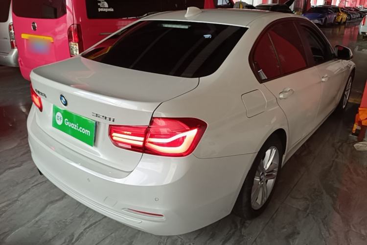 Used BMW 3 Series 2016 320i Fashion Model Rear Right 45 Deg