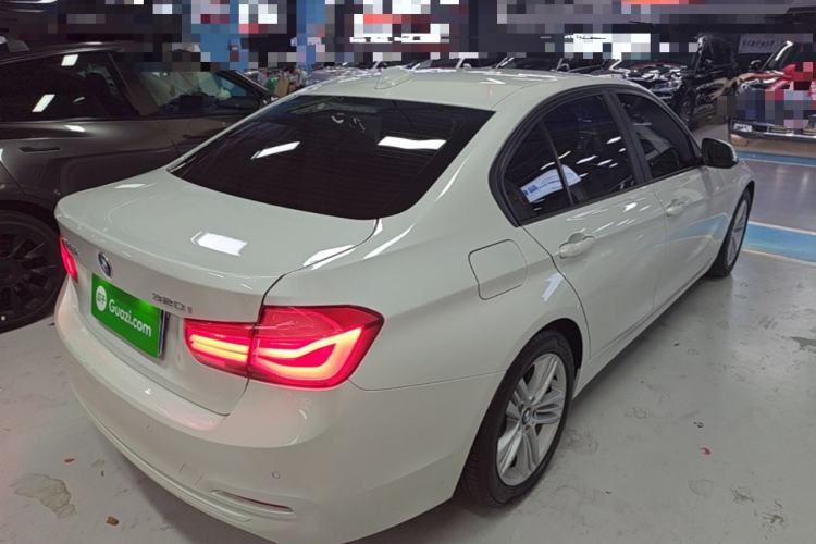 Used BMW 3 Series 2016 320i Fashion Model Rear Right 45 Deg