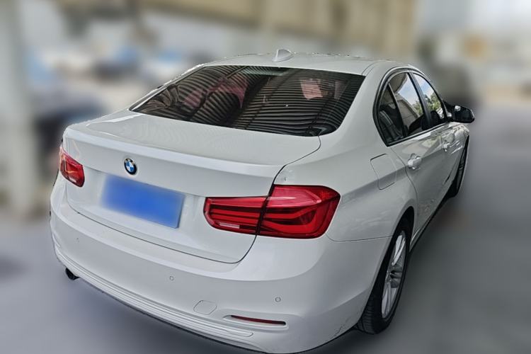 Used BMW 3 Series 2016 320i Fashion Model Rear Right 45 Deg