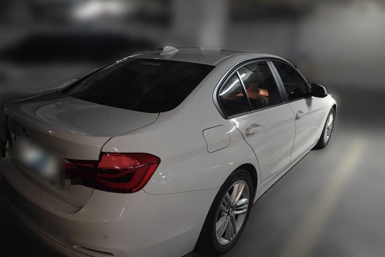 Used BMW 3 Series 2016 320i Fashion Model Rear Right 45 Deg