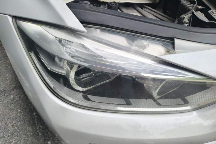 Used BMW 3 Series 2016 328Li Fashion Model Right Front Headlight