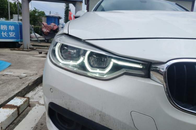 Used BMW 3 Series 2016 320i Fashion Model Right Front Headlight