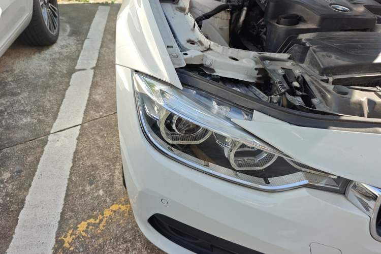Used BMW 3 Series 2016 320i Fashion Model Right Front Headlight