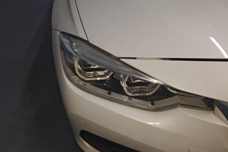 Used BMW 3 Series 2016 320i Fashion Model Right Front Headlight
