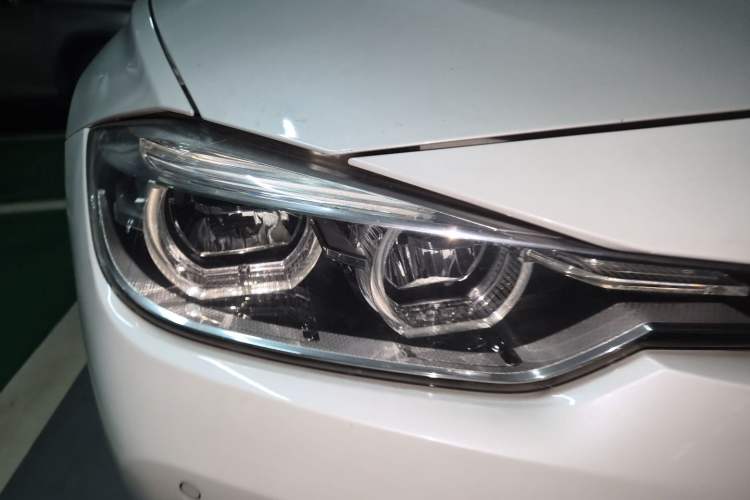 Used BMW 3 Series 2016 320i Fashion Model Right Front Headlight