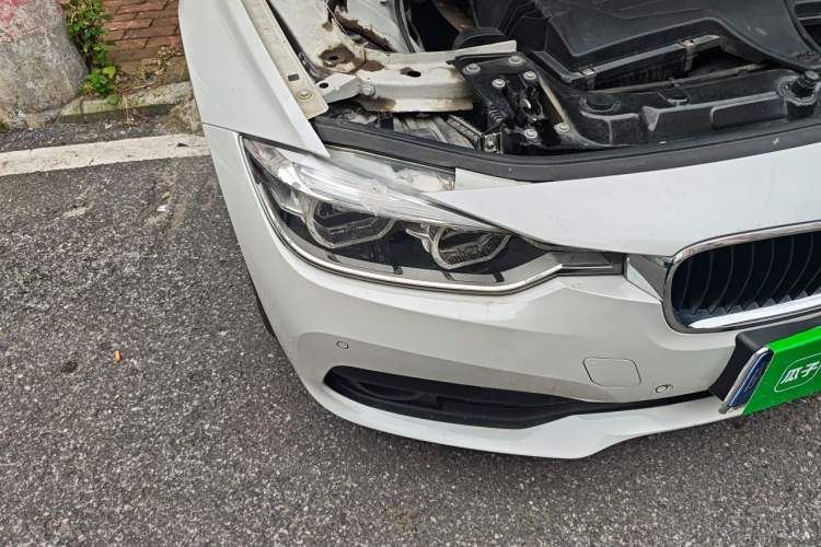 Used BMW 3 Series 2016 320i Fashion Model Right Front Headlight