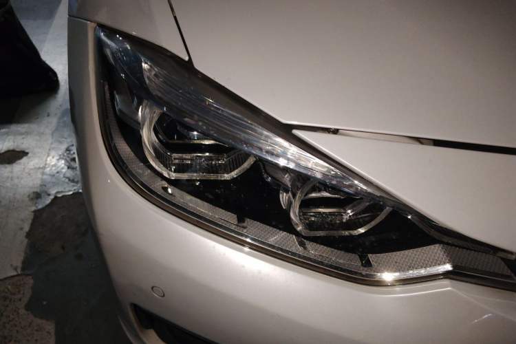 Used BMW 3 Series 2016 316Li Fashion Model Right Front Headlight