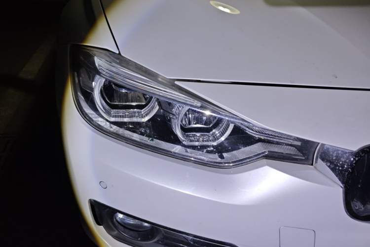 Used BMW 3 Series 2016 320Li Fashion Model Right Front Headlight