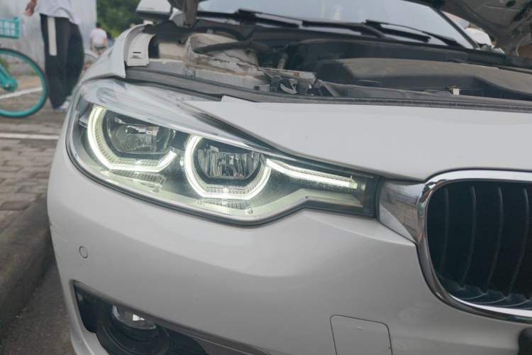 Used BMW 3 Series 2016 320Li Fashion Model Right Front Headlight