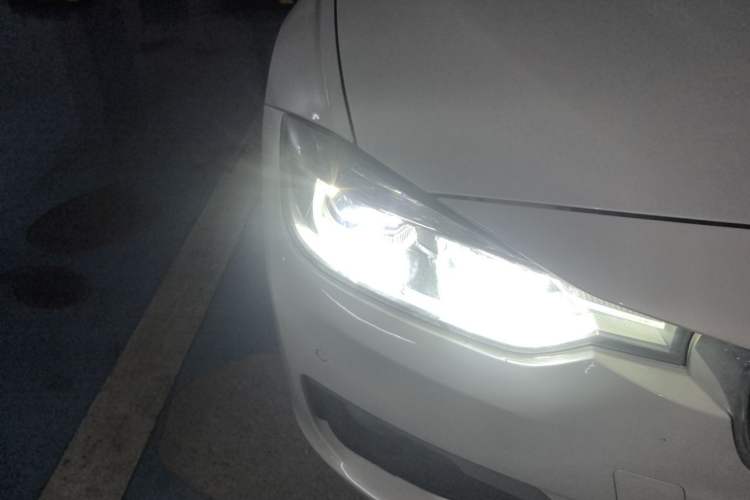 Used BMW 3 Series 2016 320Li Fashion Model Right Front Headlight