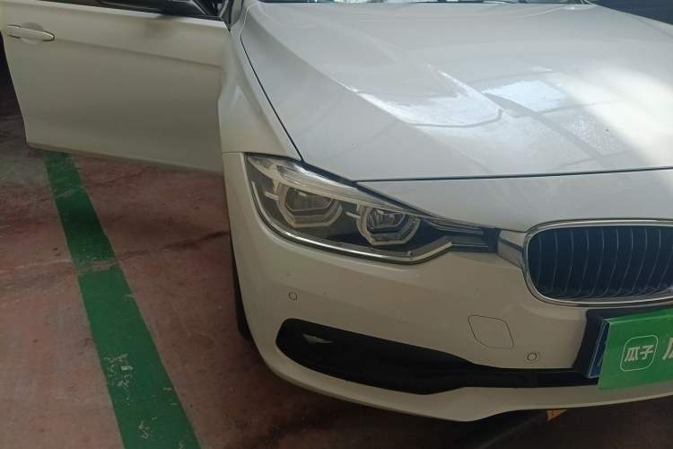 Used BMW 3 Series 2016 320i Fashion Model Right Front Headlight