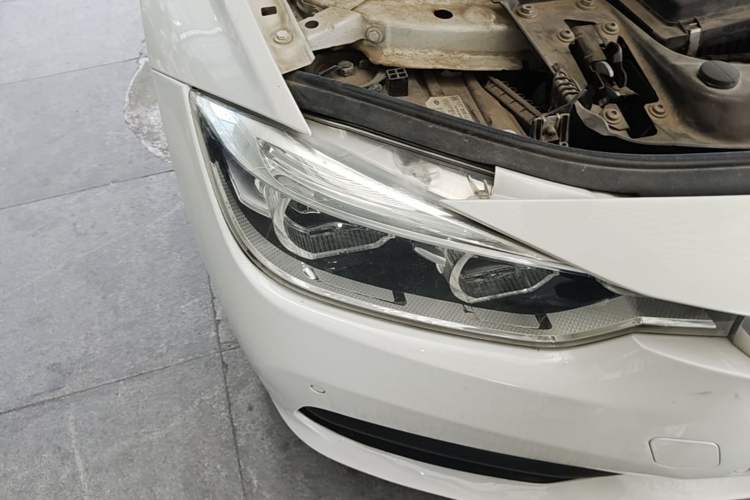 Used BMW 3 Series 2016 320i Fashion Model Right Front Headlight