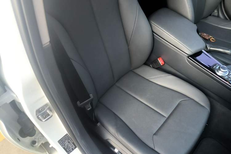 Used BMW 3 Series 2016 320Li Fashion Model Right Front Seat
